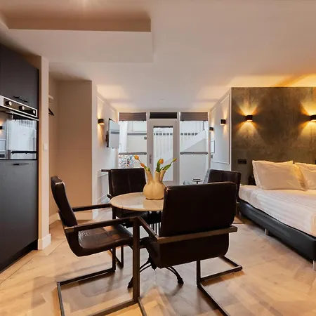 Midtown Hotel Royal Room-3